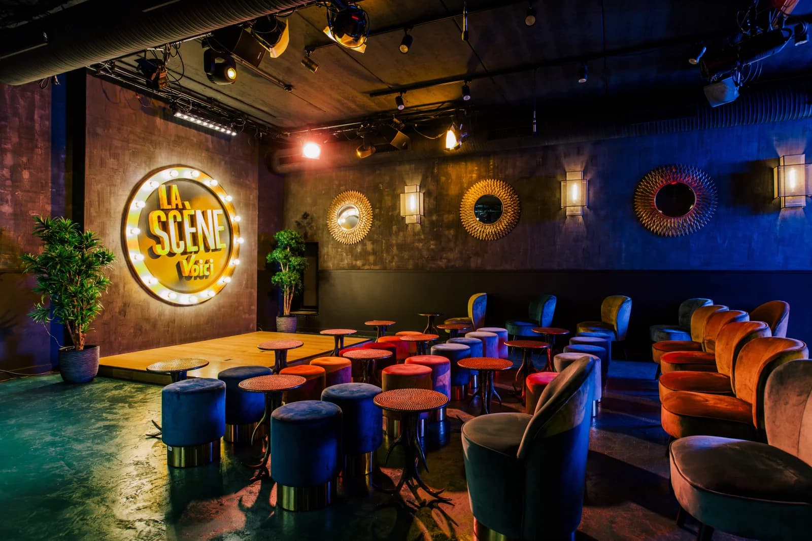 Espace Scène de Stand-up et son bar à l'ambiance lounge - 1