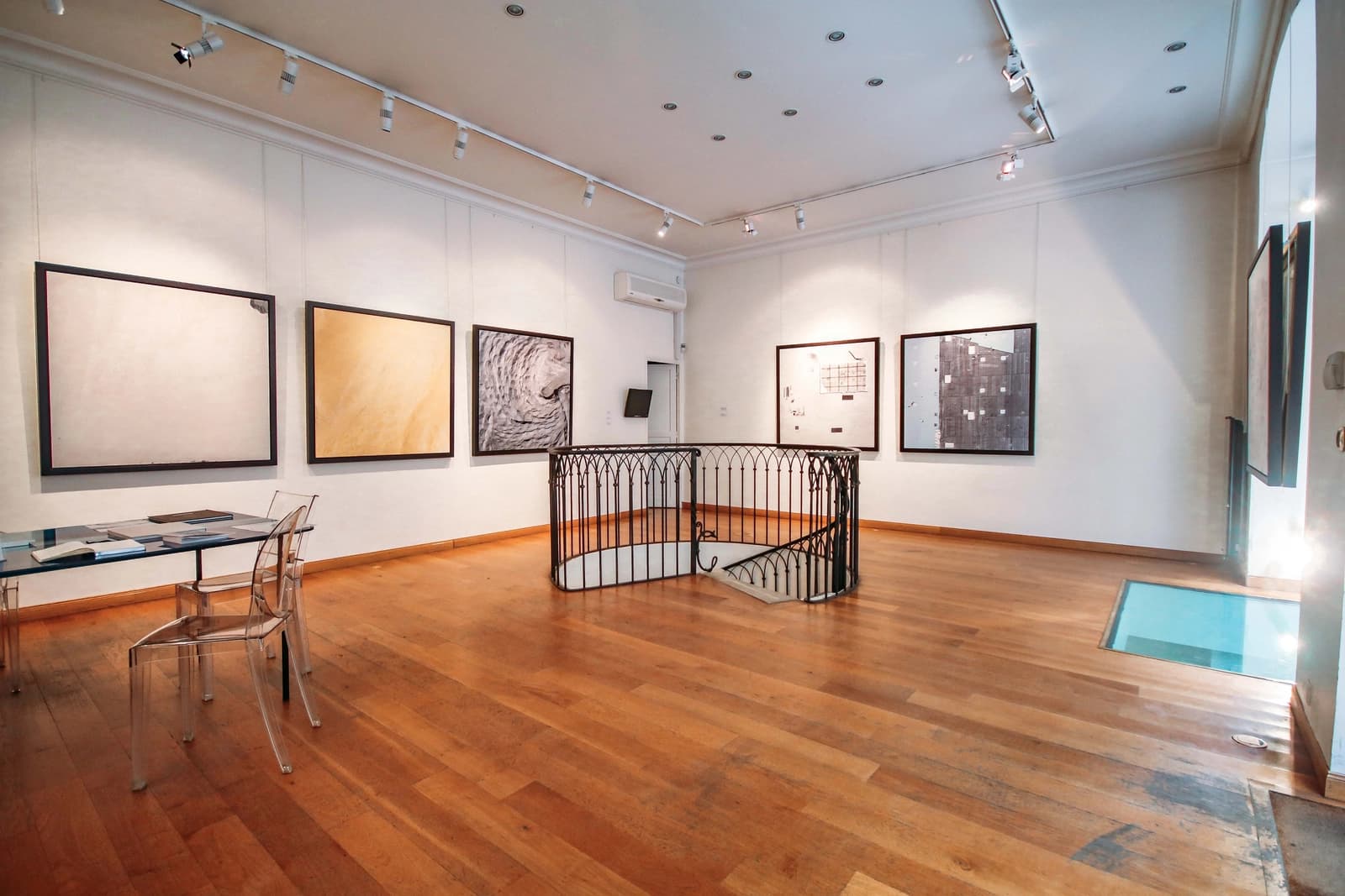 Élégante galerie d'art, quartier Matignon-St Honoré