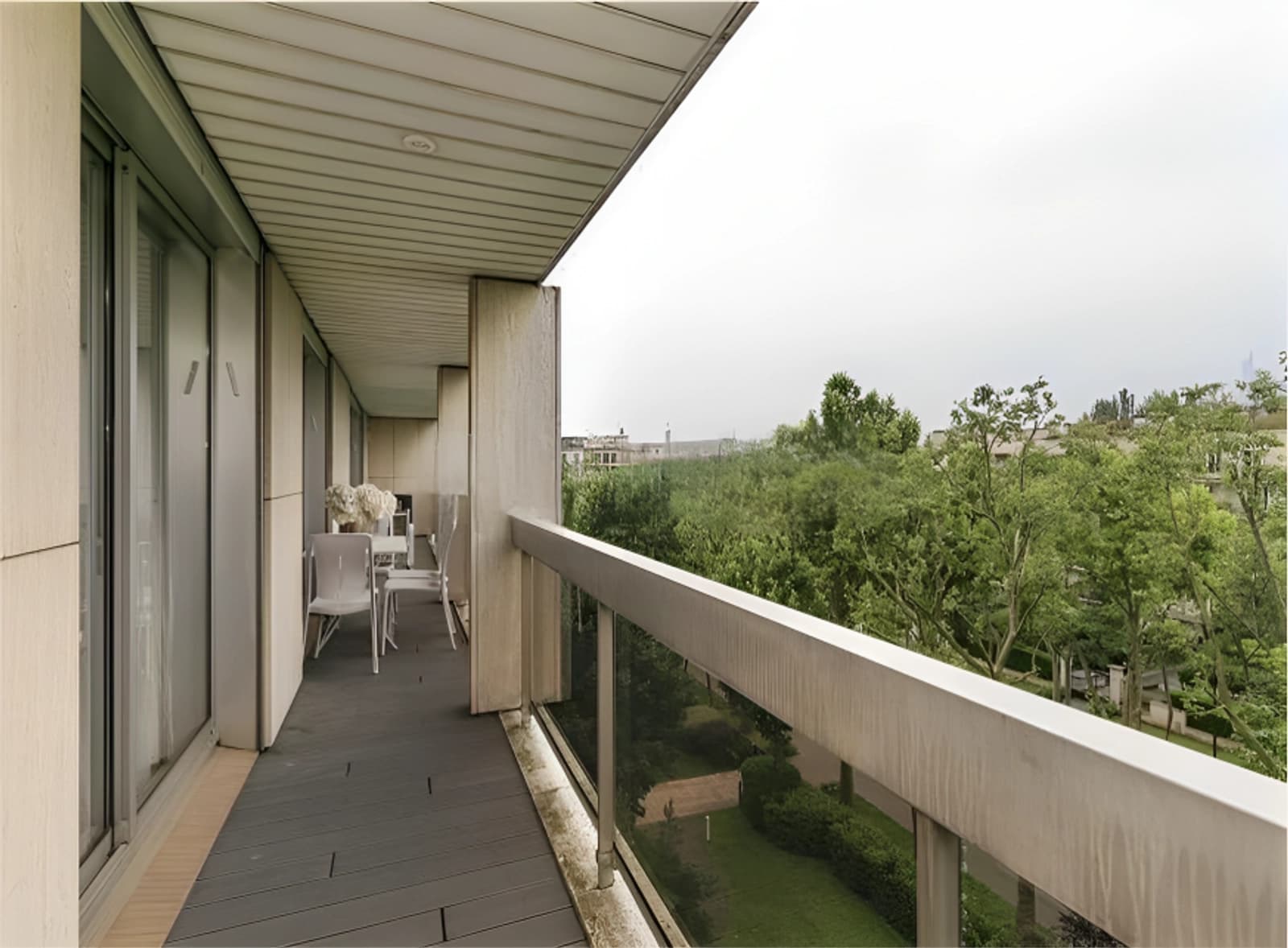 Space Uncluttered luxury apartment with 40m2 balcony - 4