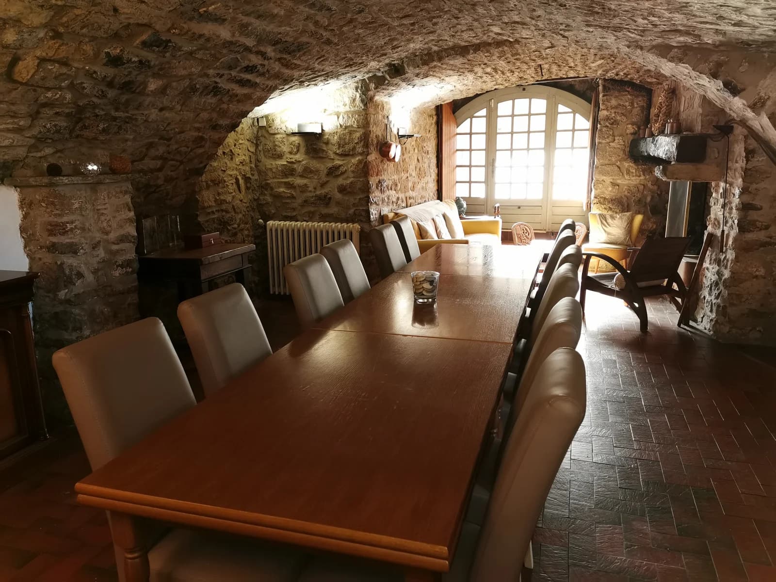 Meeting room in 17th century vaulted cellar - 1