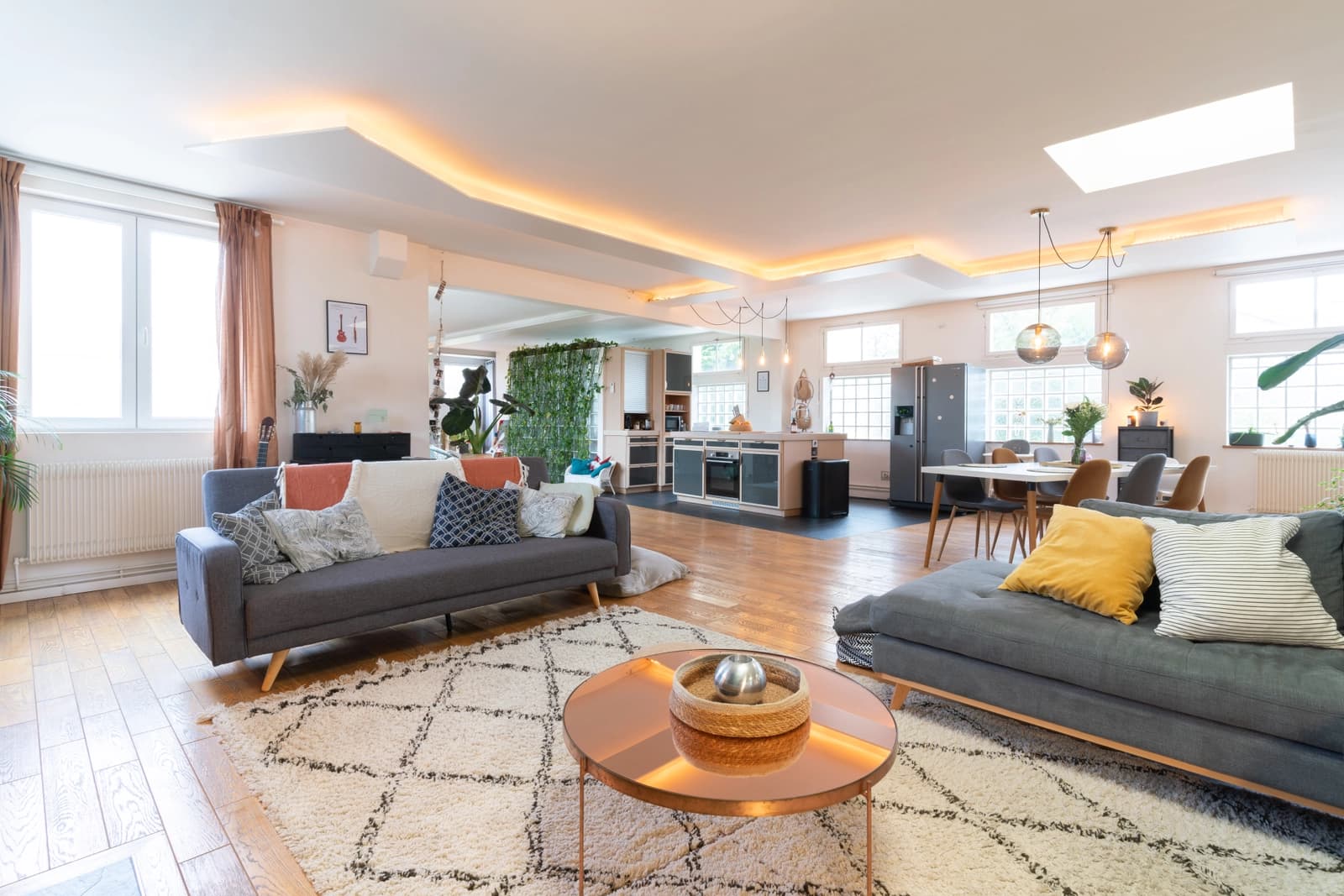 Living room in Former printing works transformed into a loft house - 1