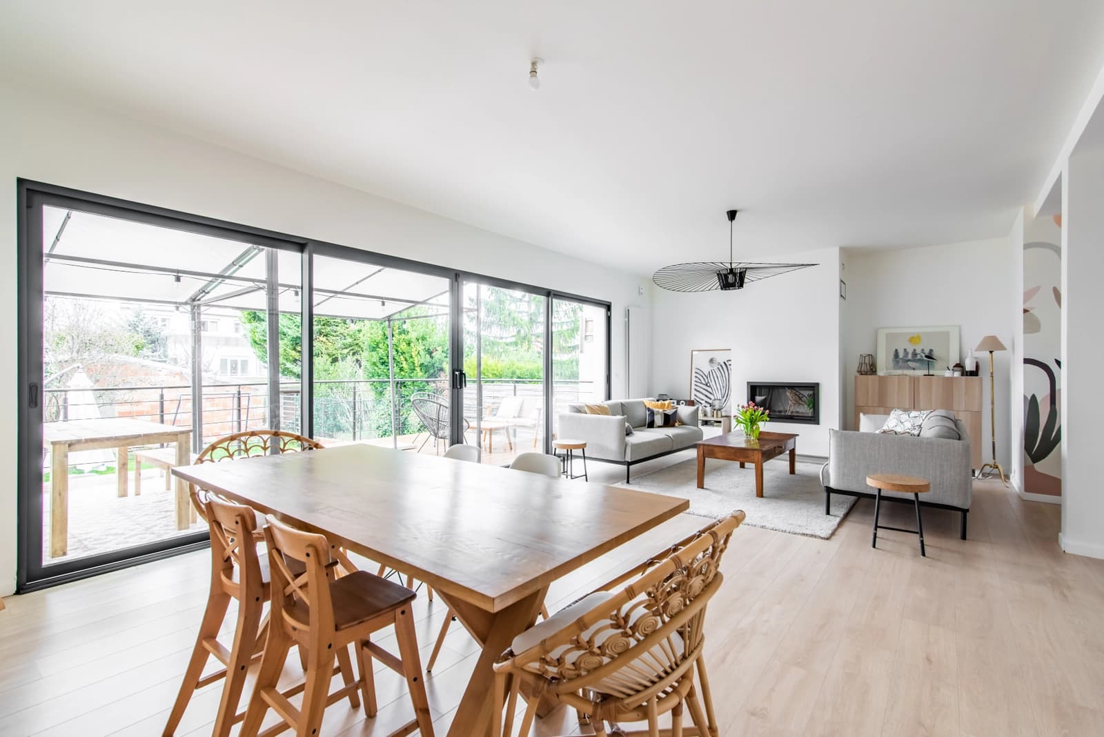 Salle de réunion dans Maison lumineuse avec grande terrasse et jardin arboré - 0