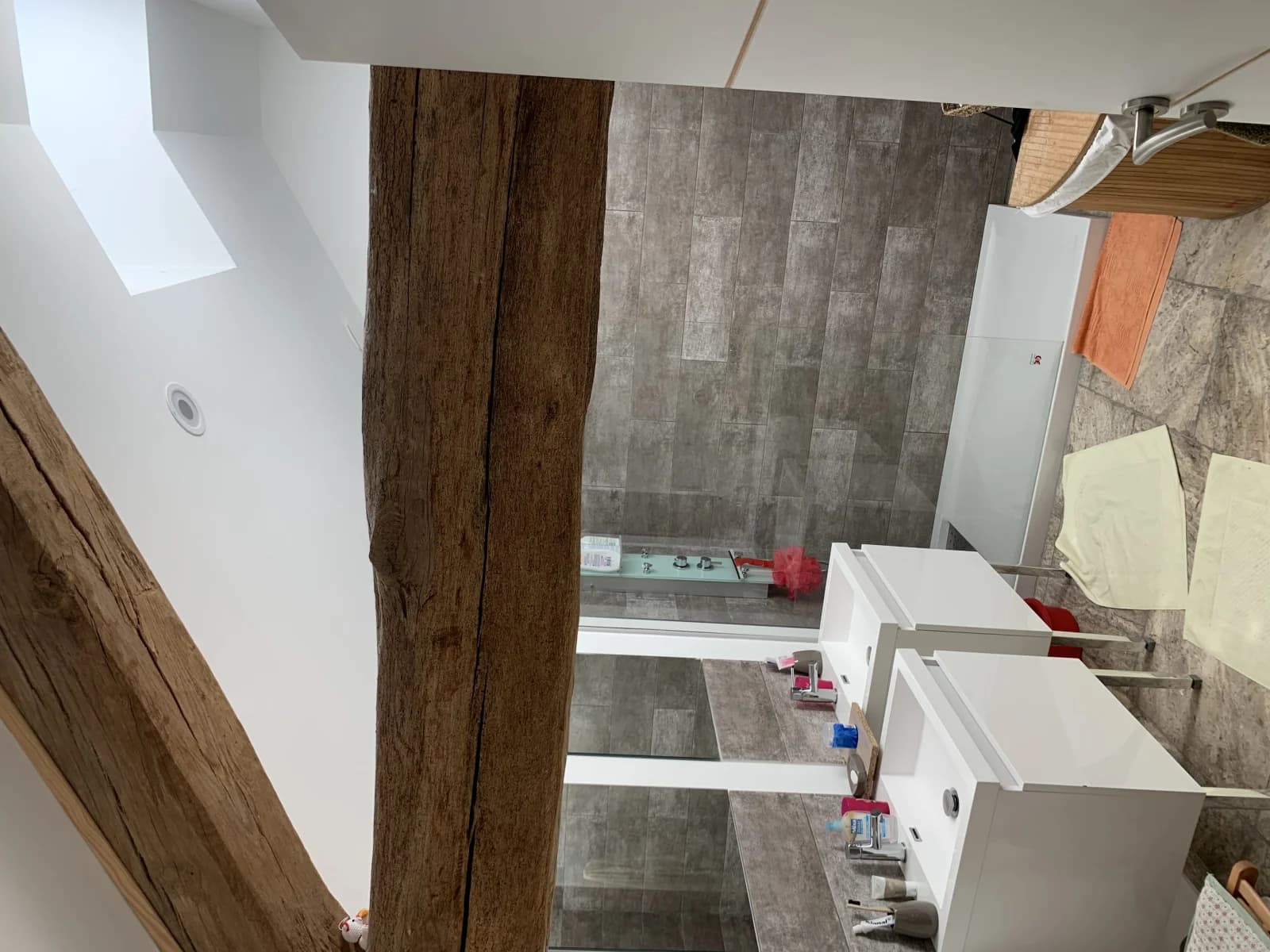 Bathroom in Perigord stone house with swimming pool - 1