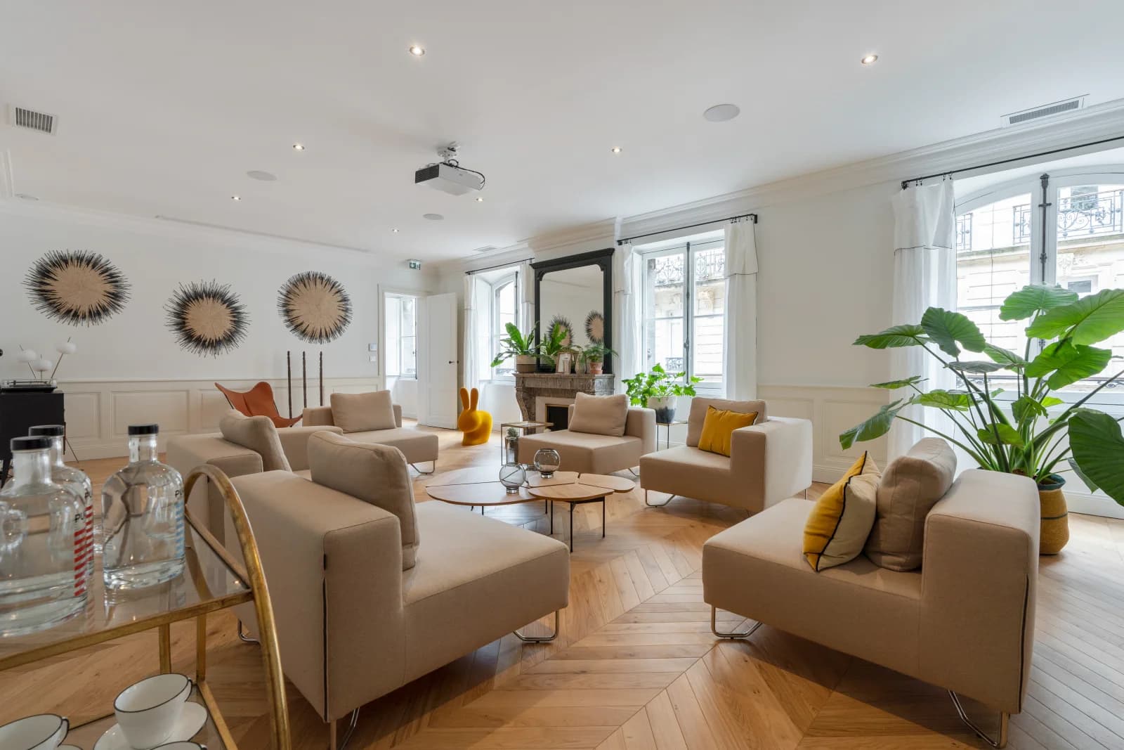 Living room in Very functional Bordeaux apartment - 1
