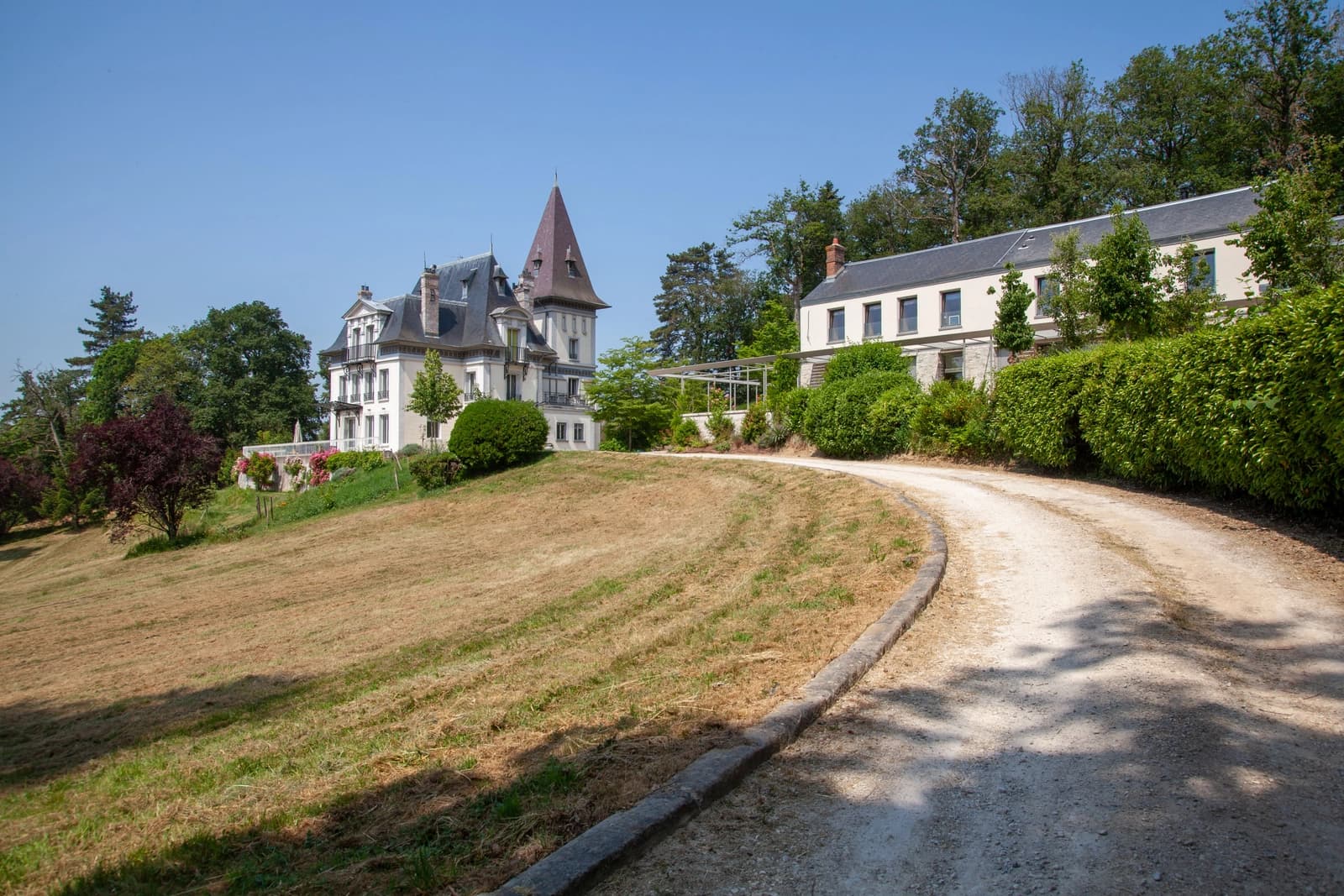 Château élégant et chargé d’histoire
