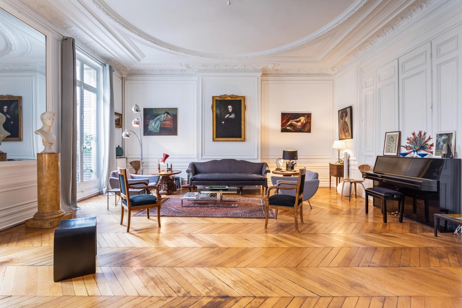 Salon dans Paris 8ème: espace d'exception au coeur de l'élégance - 1
