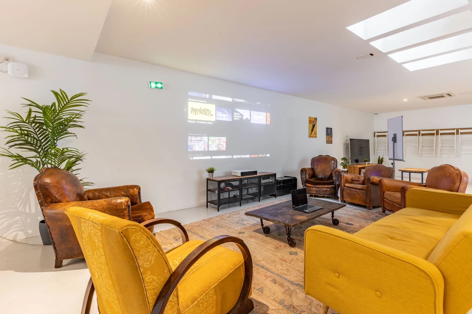 Living room in Casa Pimento - House in the center of Bordeaux - 0