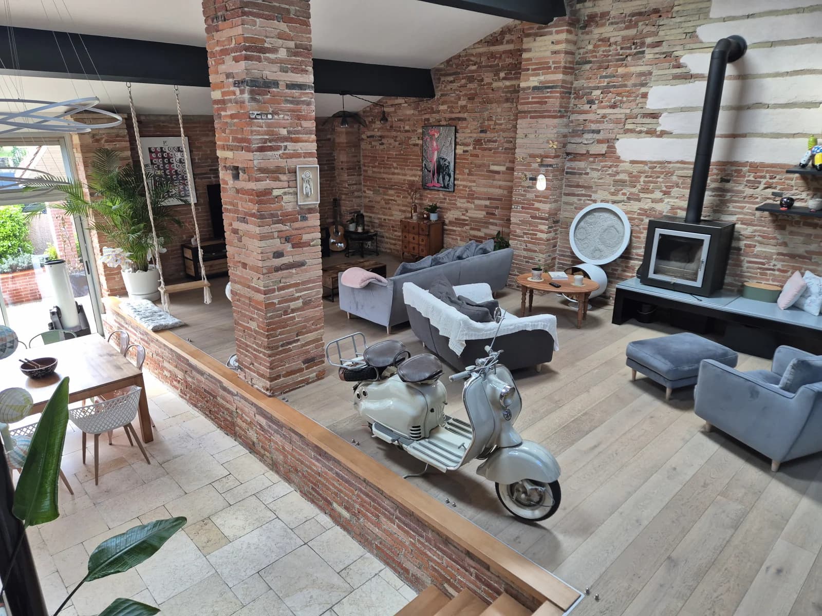 Space house with great room - 1