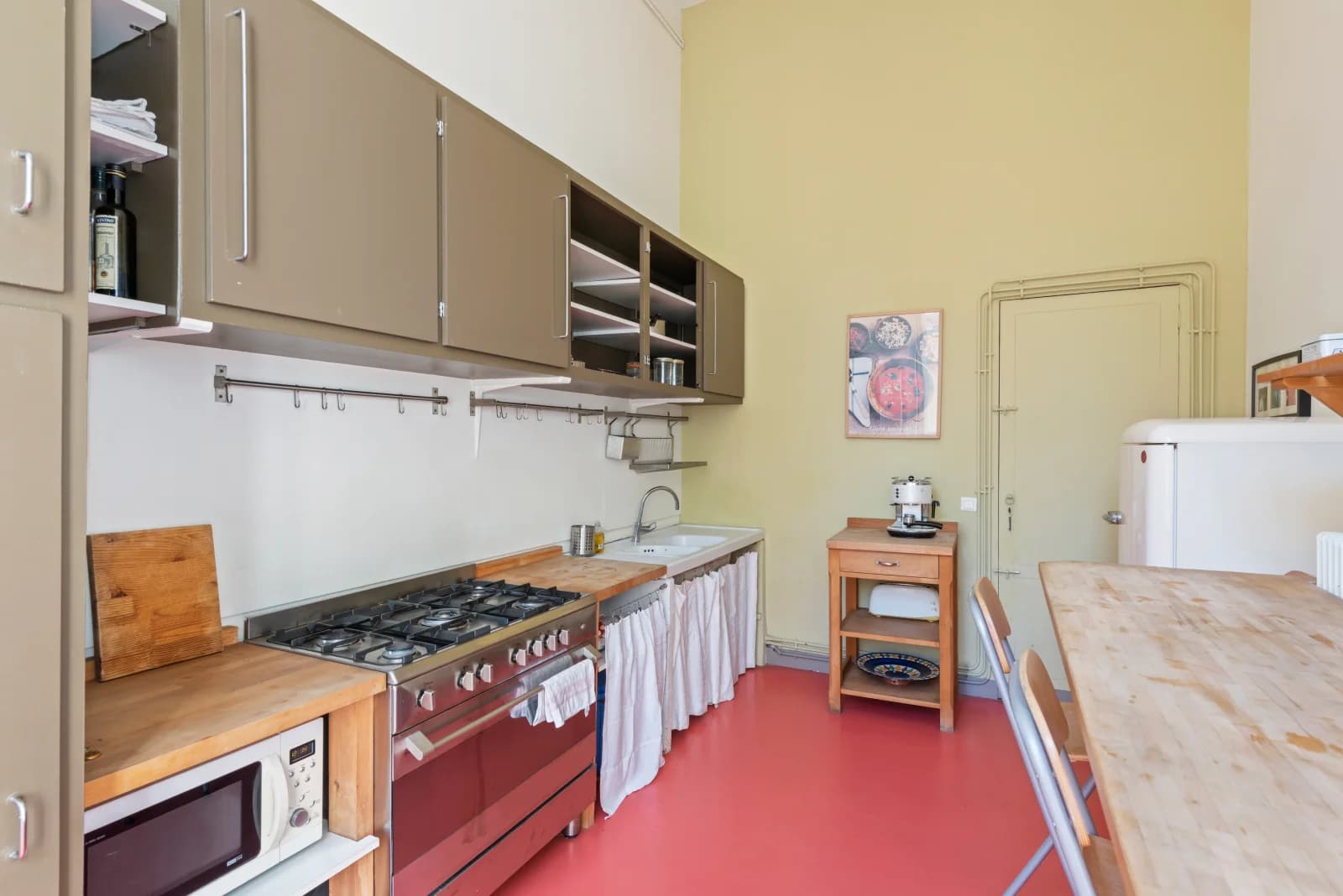 Kitchen in Superb apartment in the golden triangle - 1
