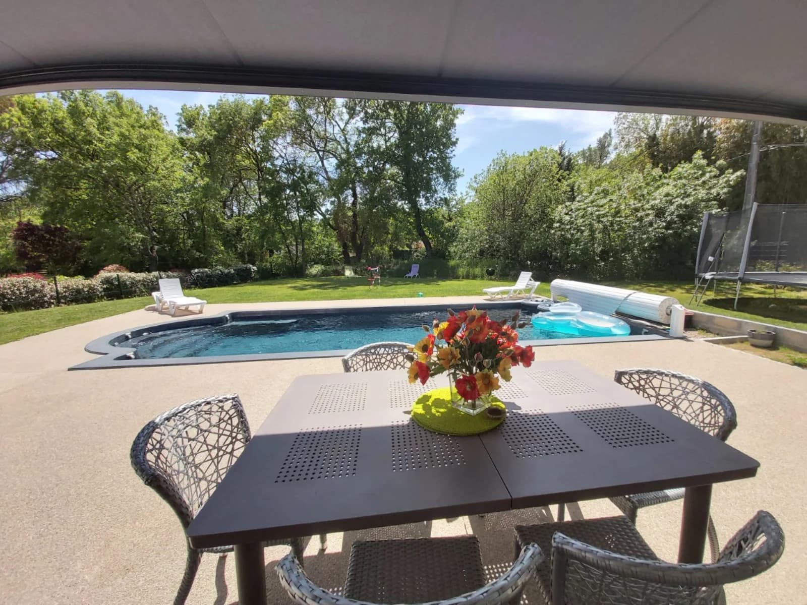 Salle de réunion dans Villa paisible avec sa piscine rafraîchissante - 1
