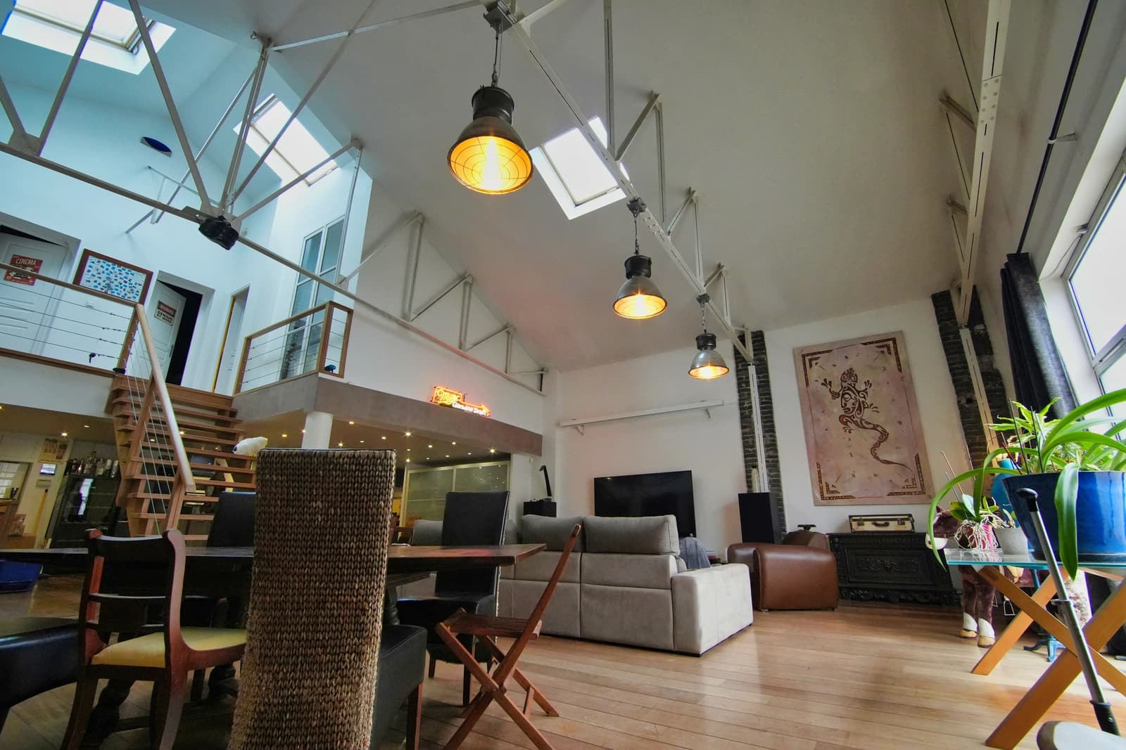 Space Superb spacious loft - 1