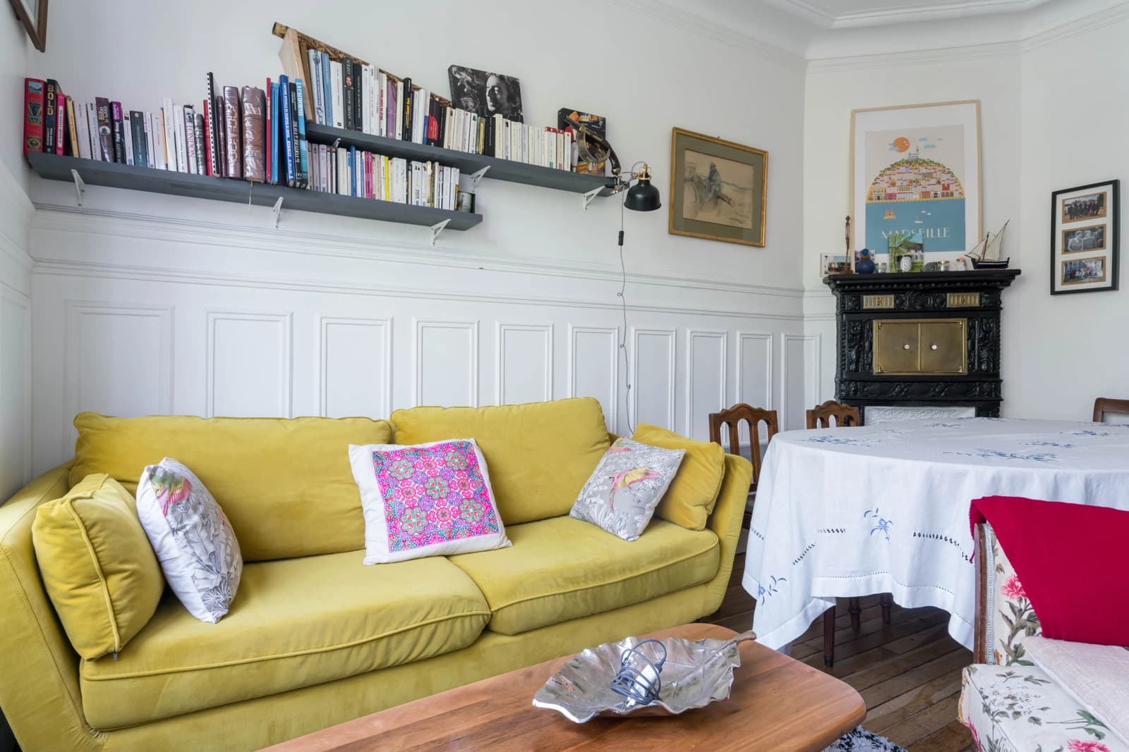 Salon dans Appartement décoré avec goût et son balcon ensoleillé - 0