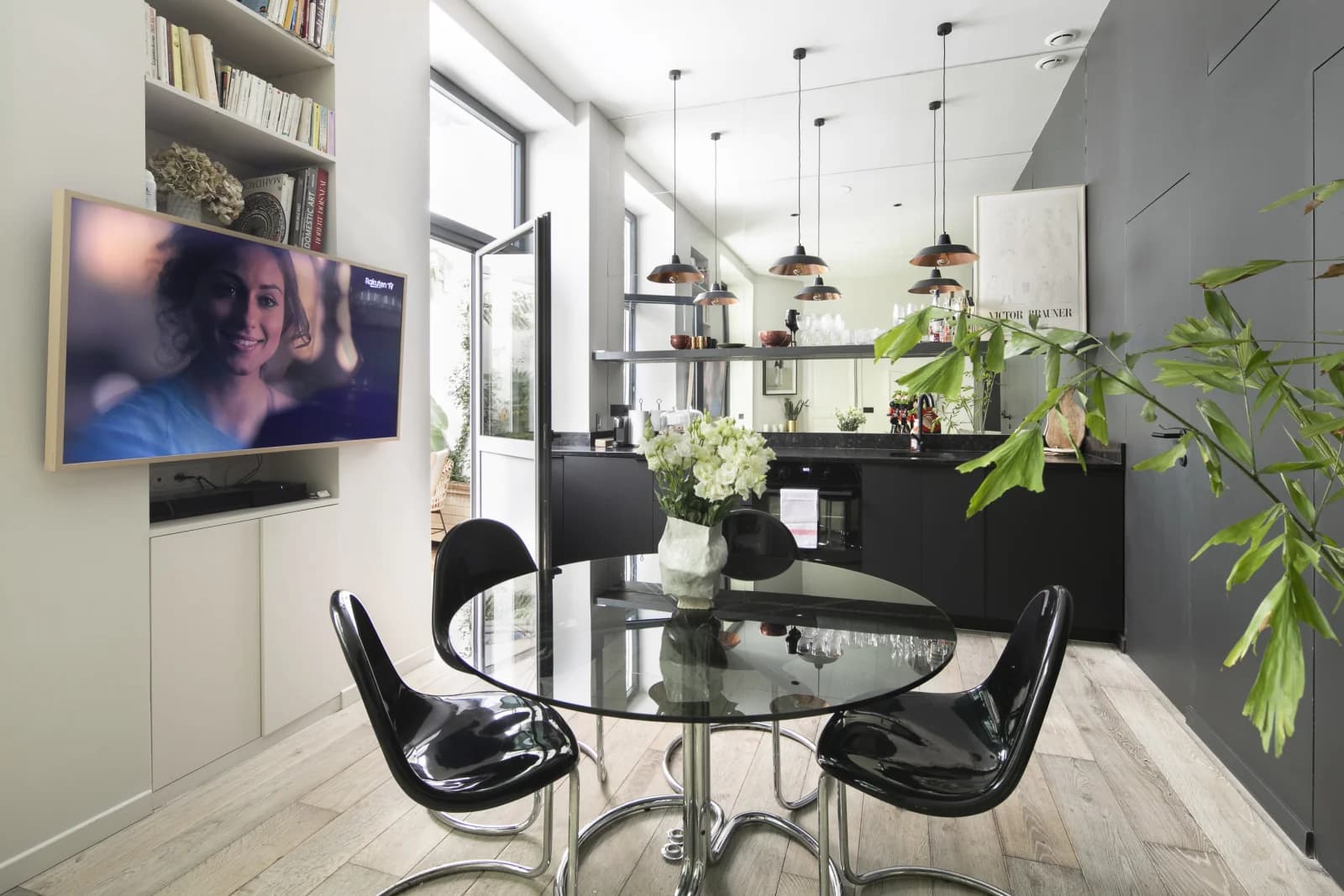 Salle de réunion dans Paris 6e: mini loft avec son jardin-terrasse secret - 1