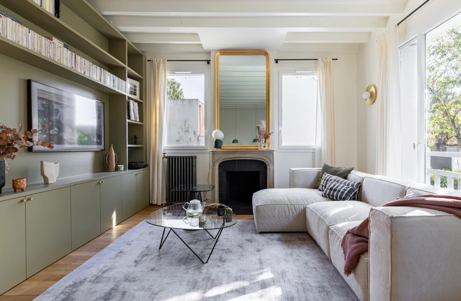 Salon dans Meulière de caractère sublimée par un architecte - 1