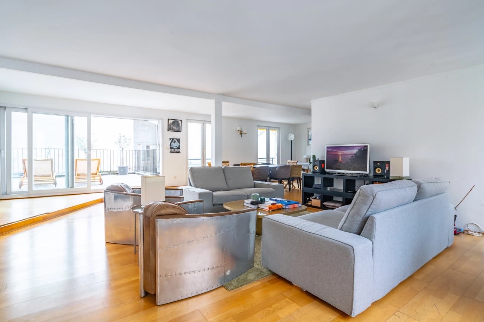 Space Large bright duplex with terrace - 0