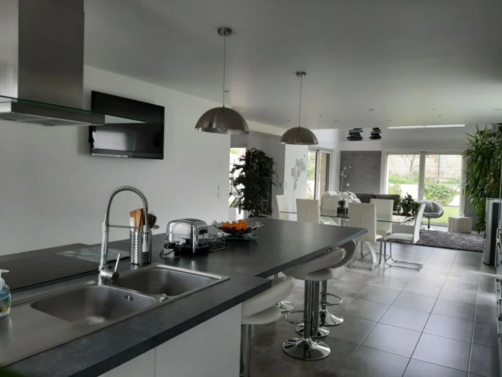 Kitchen in Detached house with garden - 1