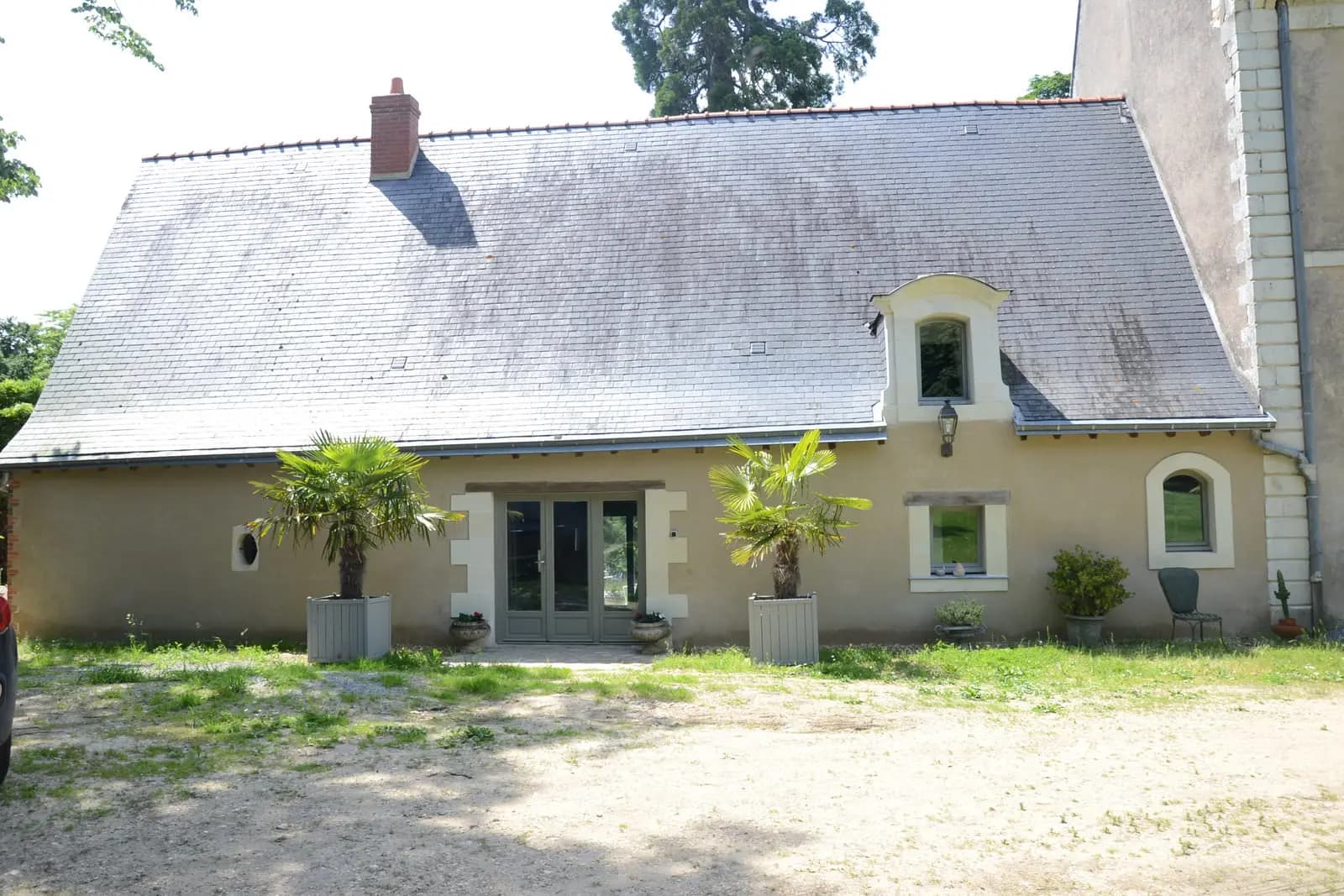 Meeting room in In the peace and quiet of a pretty residence 15 minutes from Angers - 1