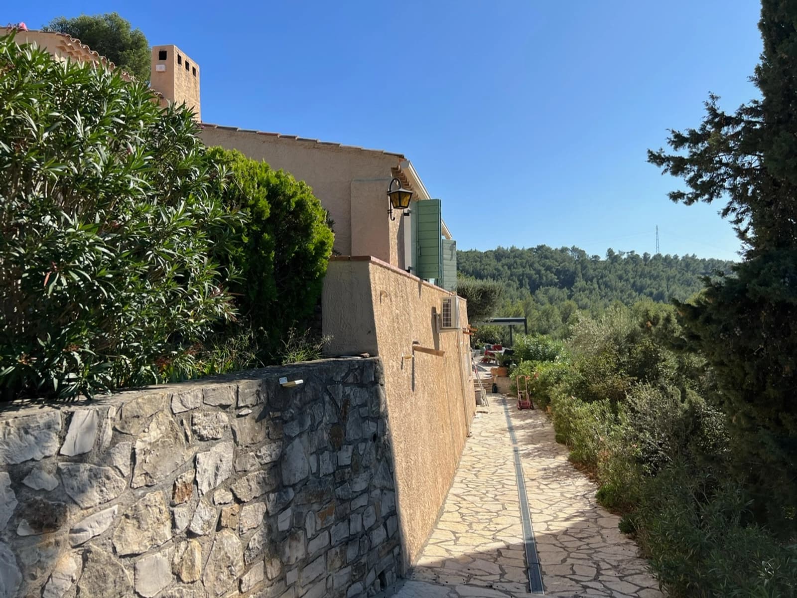 Space Provencal villa with mountain views - 4