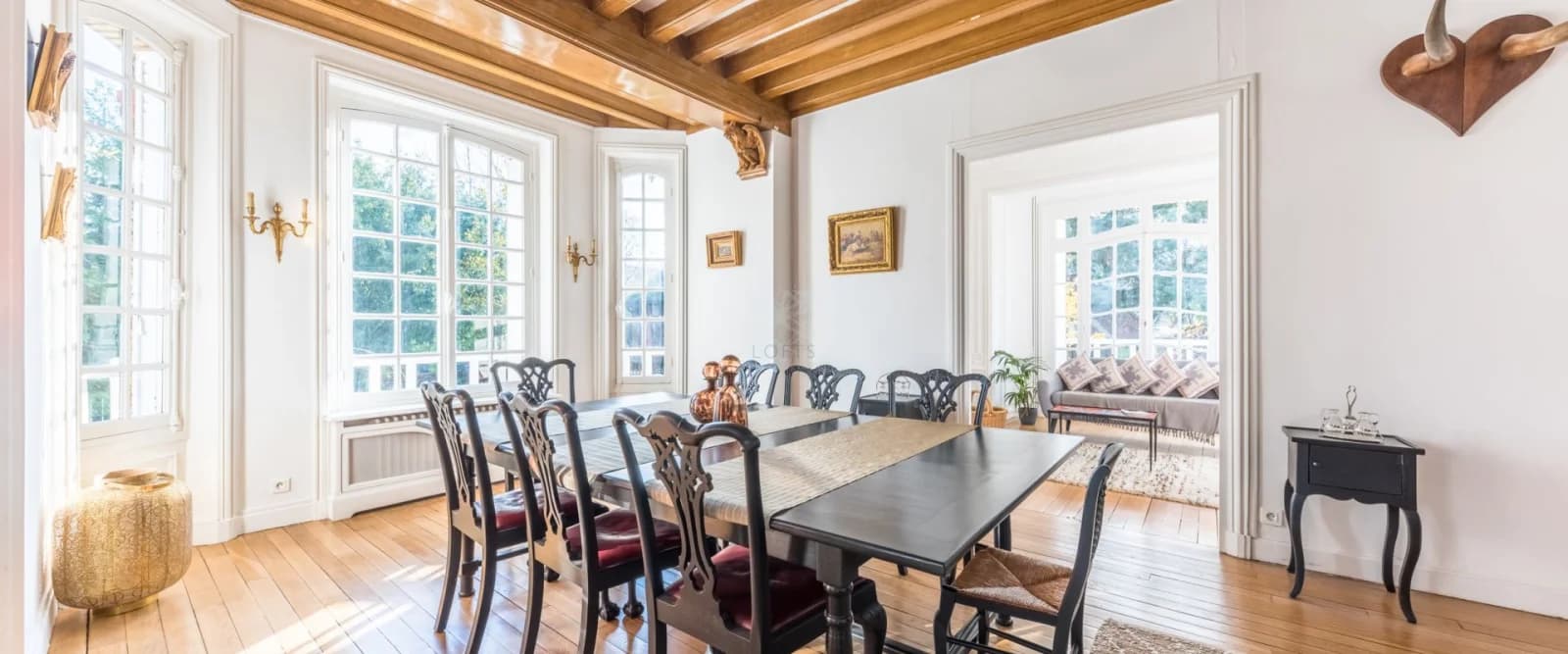 A magnificent, resolutely modern manor house