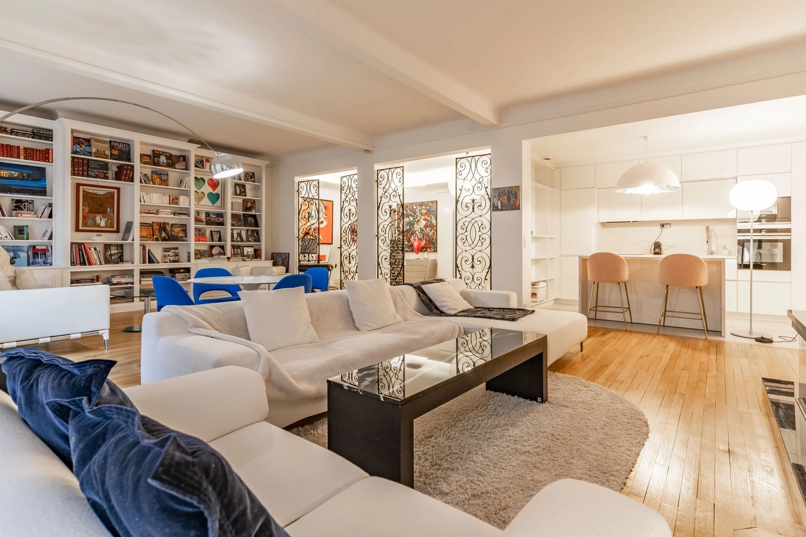 Living room in Luxury & contemporary apartment - 0