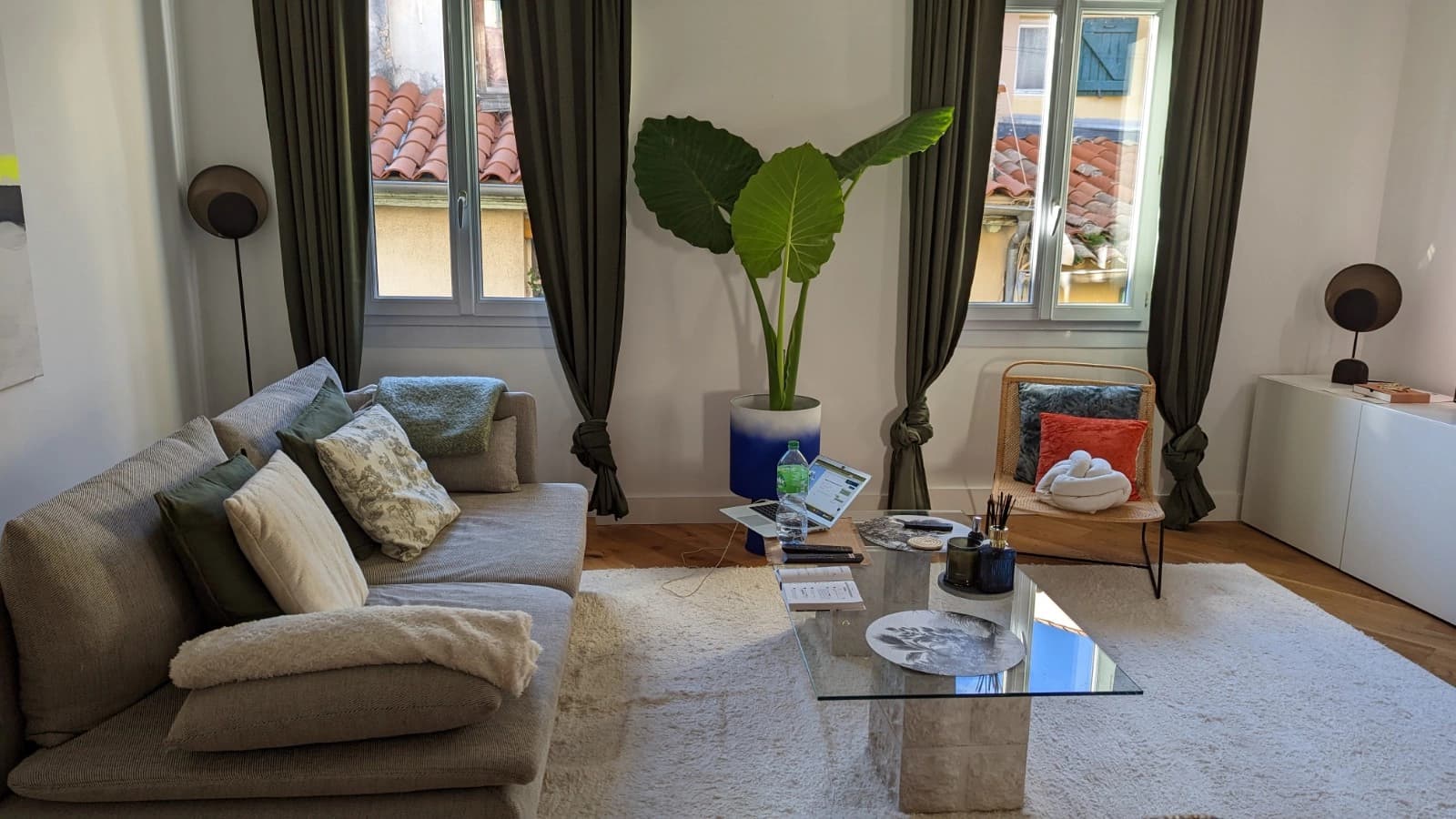 Living room in Absolutely quiet apartment - 1