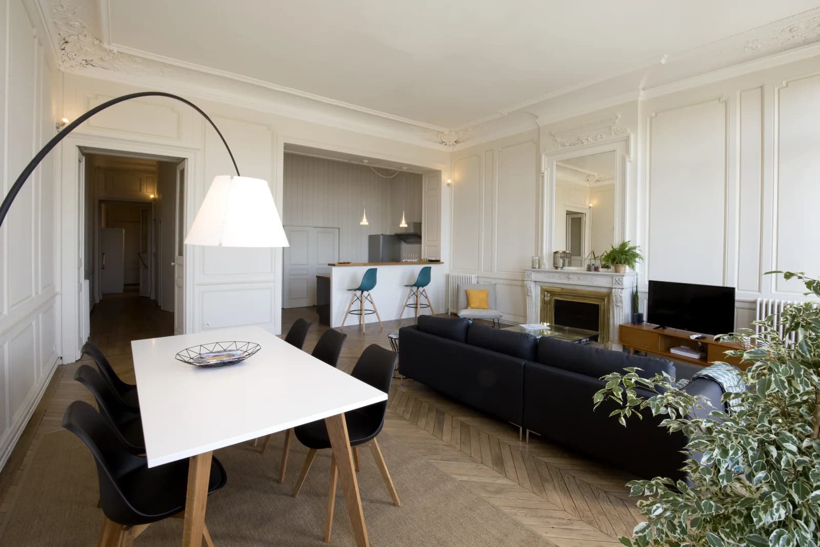 Space 160m² with quayside view, large lounge area - 1