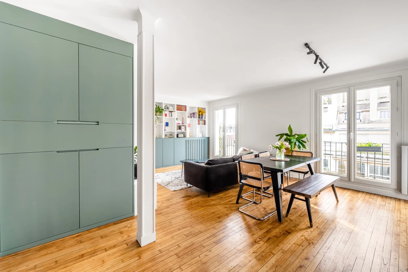 Espace Beau 88m² agrémenté d'un balcon offrant une vue - 0