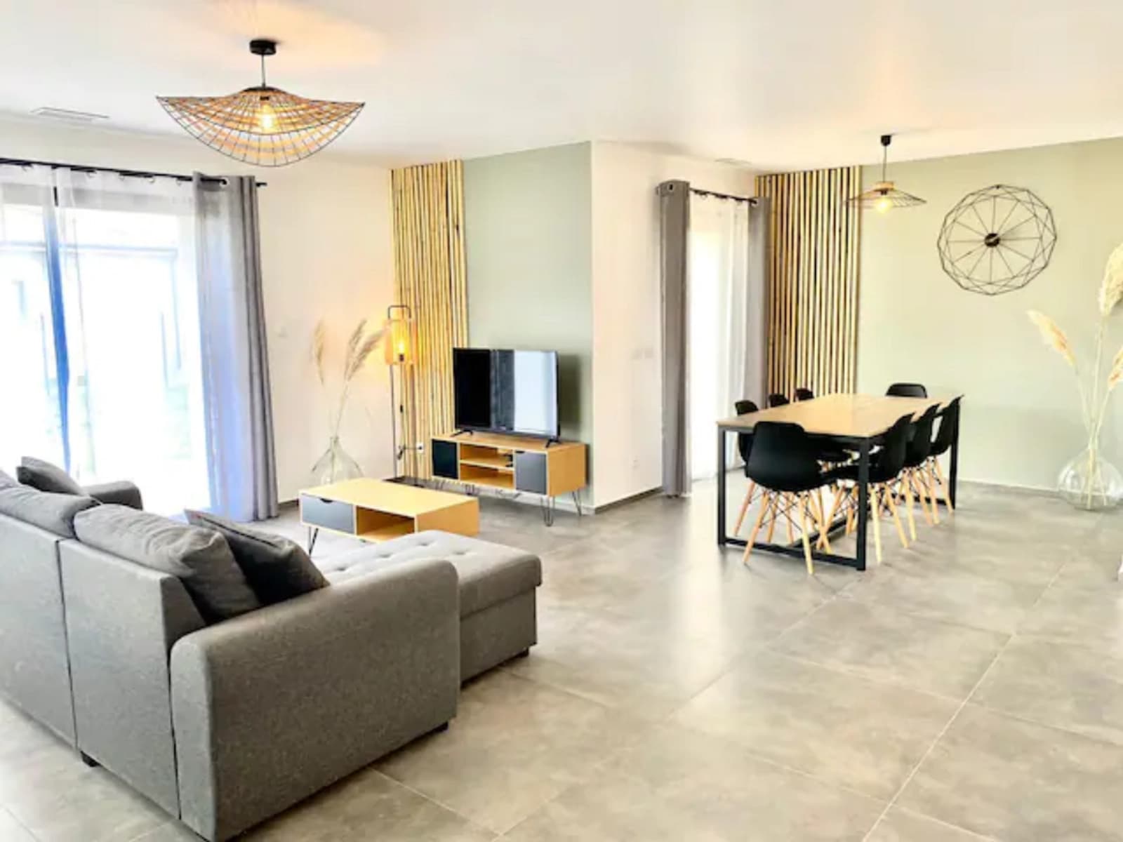 Living room in Contemporary villa with garden - 0