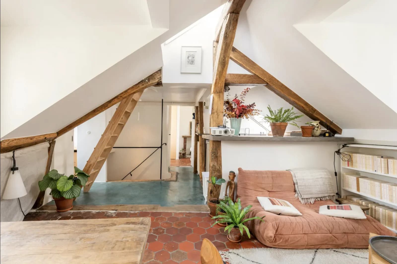 Space Designer rooftop apartment near Marais - 2