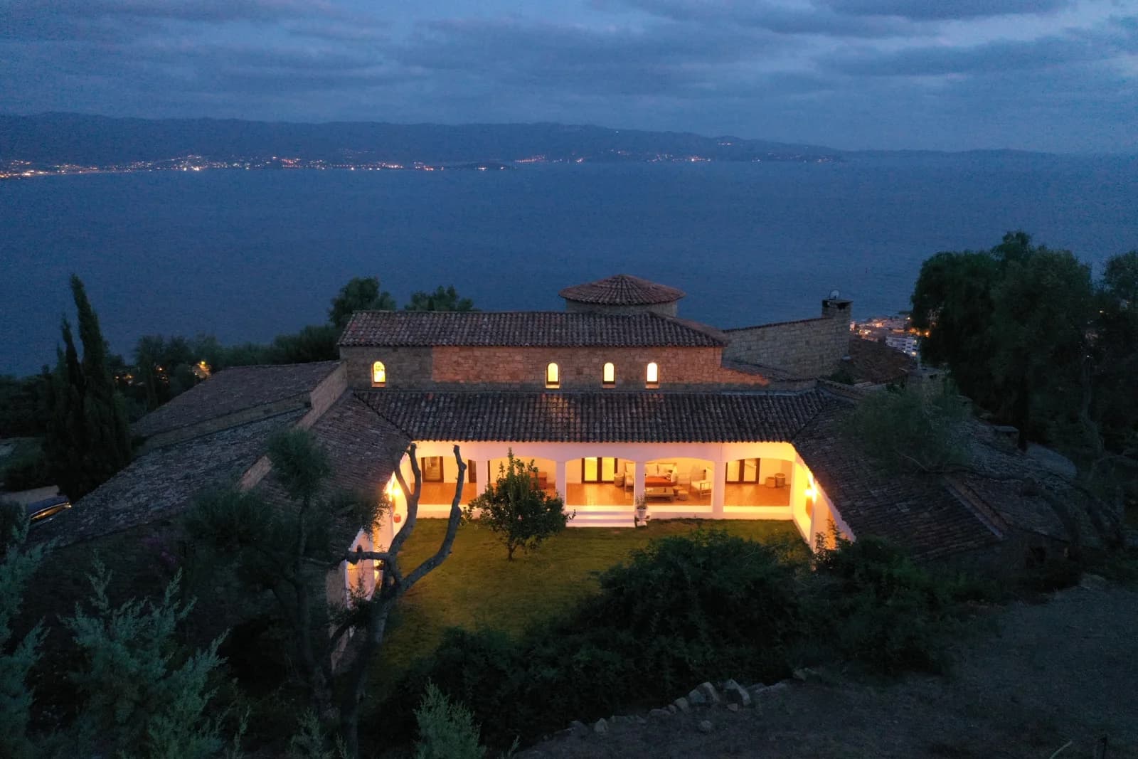 Salle de réunion dans Ajaccio: domaine d'exception sur un promontoire unique - 1