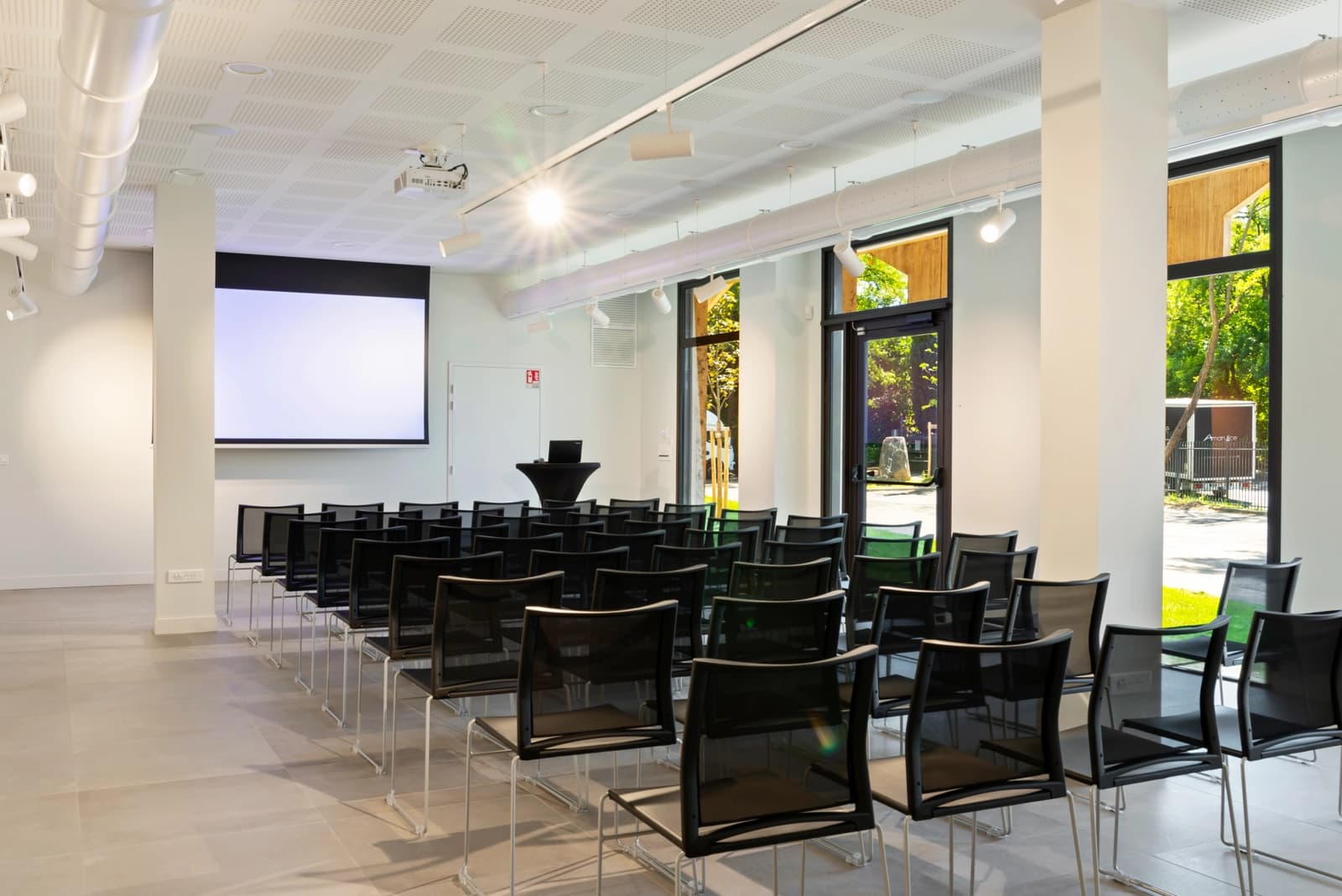 Meeting room in Espace Combet-Descombes - 1