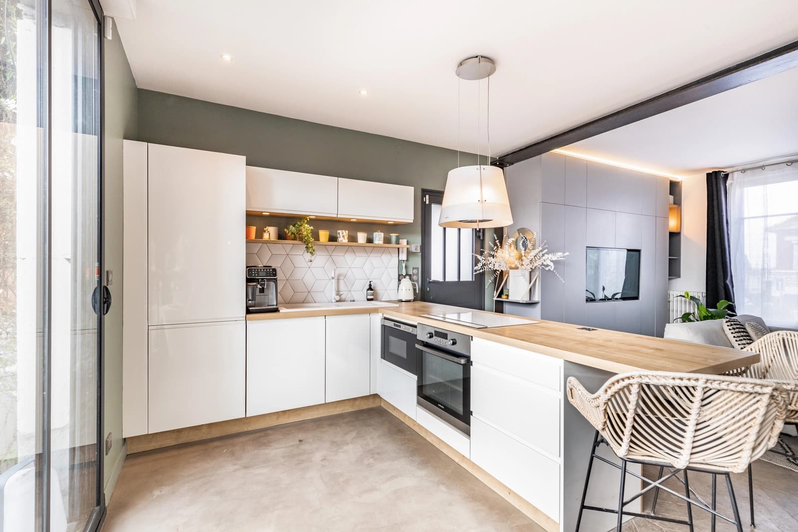 Kitchen in Modern & cosy house with garden - 1