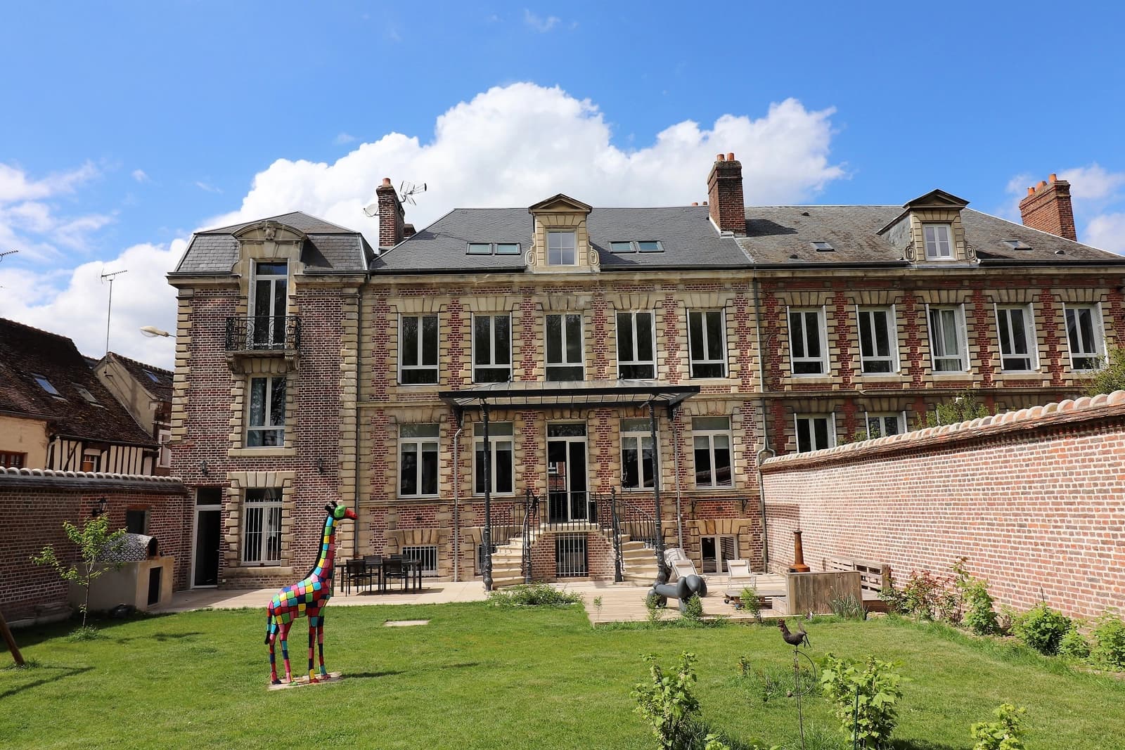 Space Grand salon in a mansion in Beauvais - 4