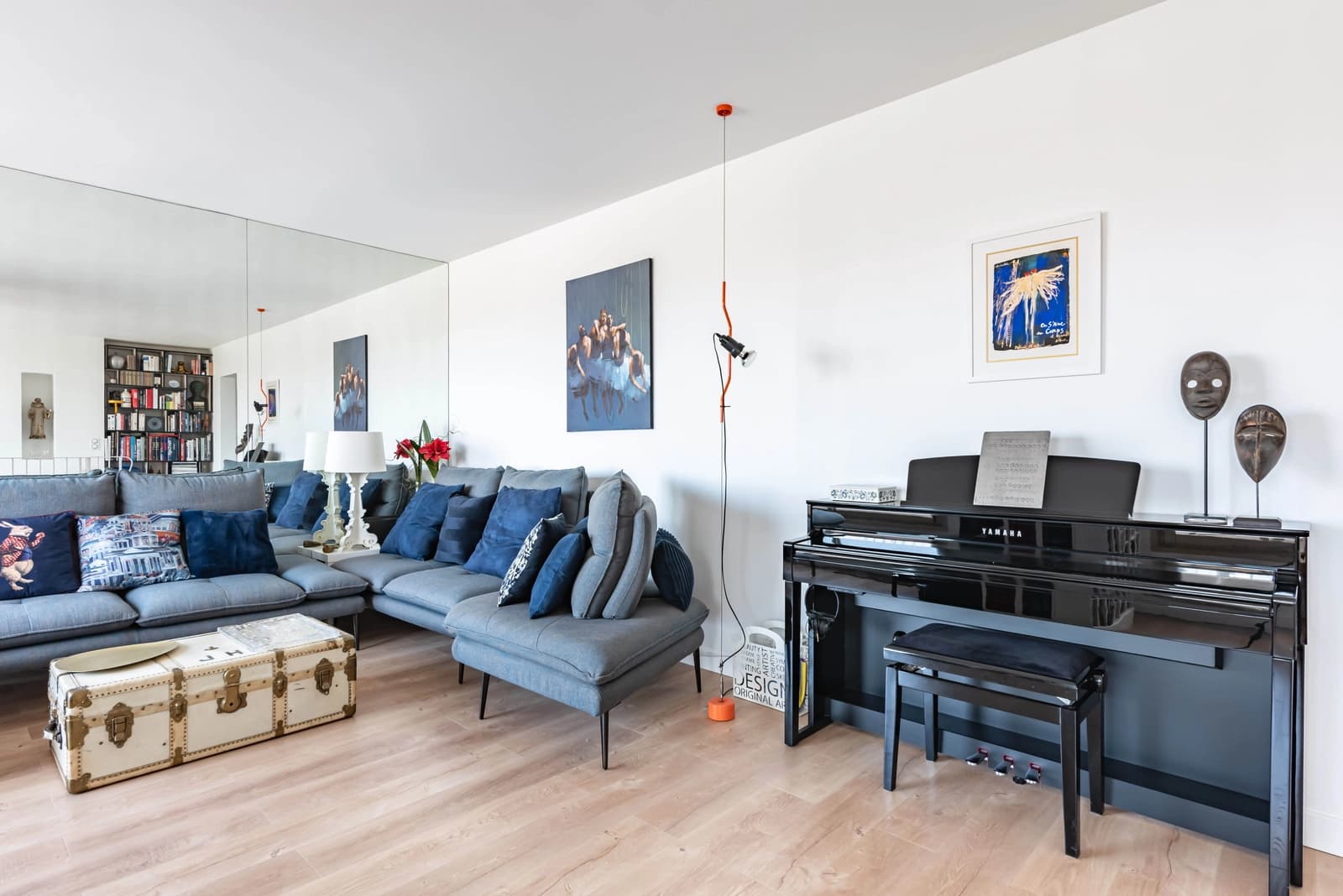 Living room in Duplex terrace with panoramic view of Paris - 1