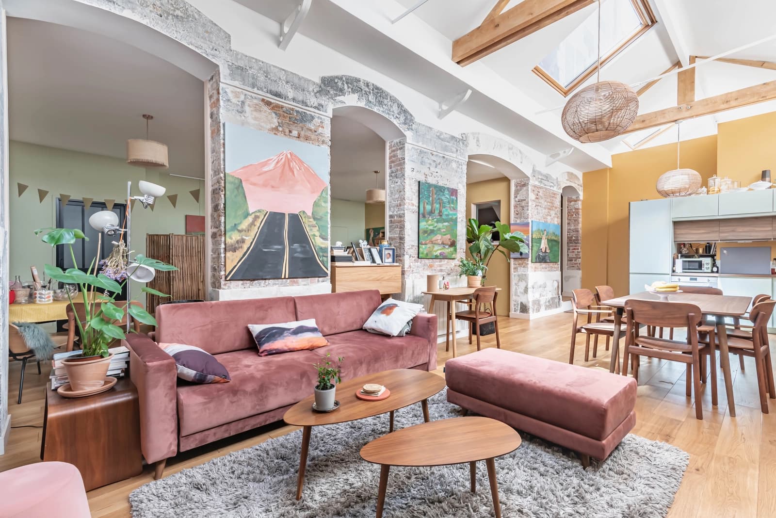 Salon dans Appartement loft spacieux aux couleurs vibrantes - 0