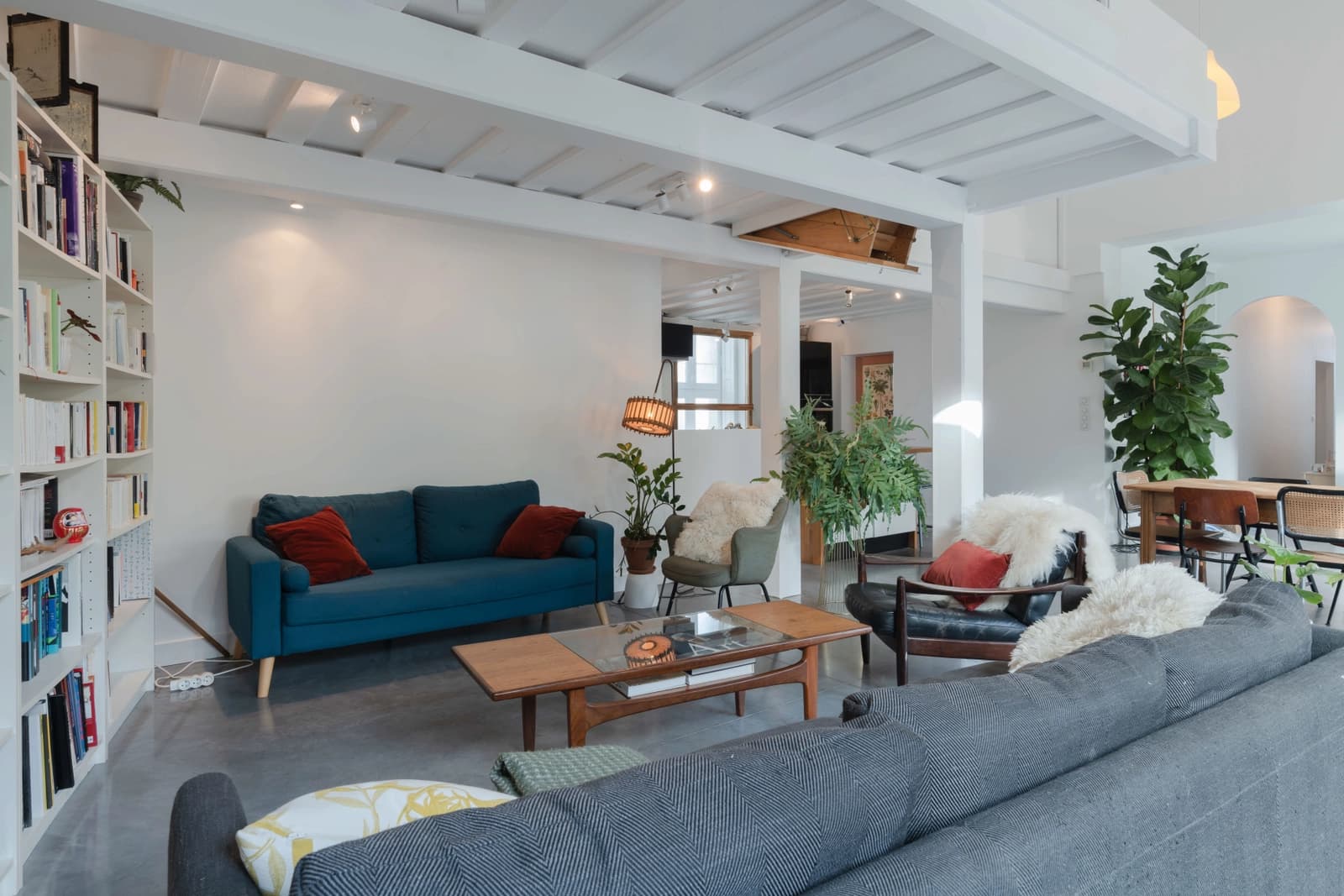 Salon dans Maison d'architecte de plain-pied, moderne et lumineuse - 1