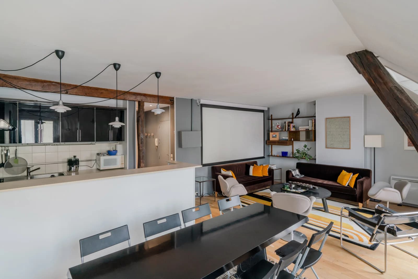 Proche de République - Appartement lumineux avec grande table de réunion