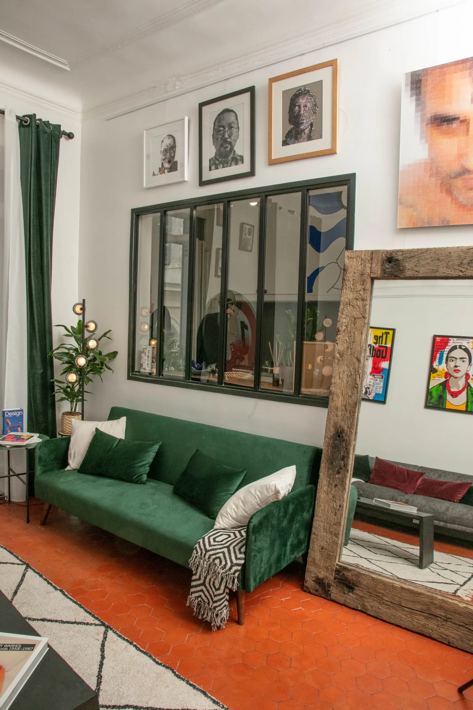 Salon dans Galerie d'art intimiste dans un appartement de charme - 1