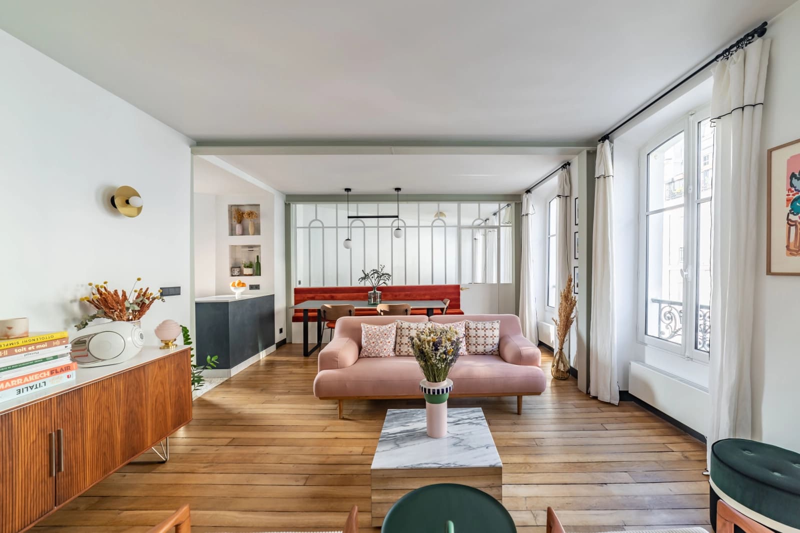 Living room in Paris Centre: modern and bright ❤️ - 1