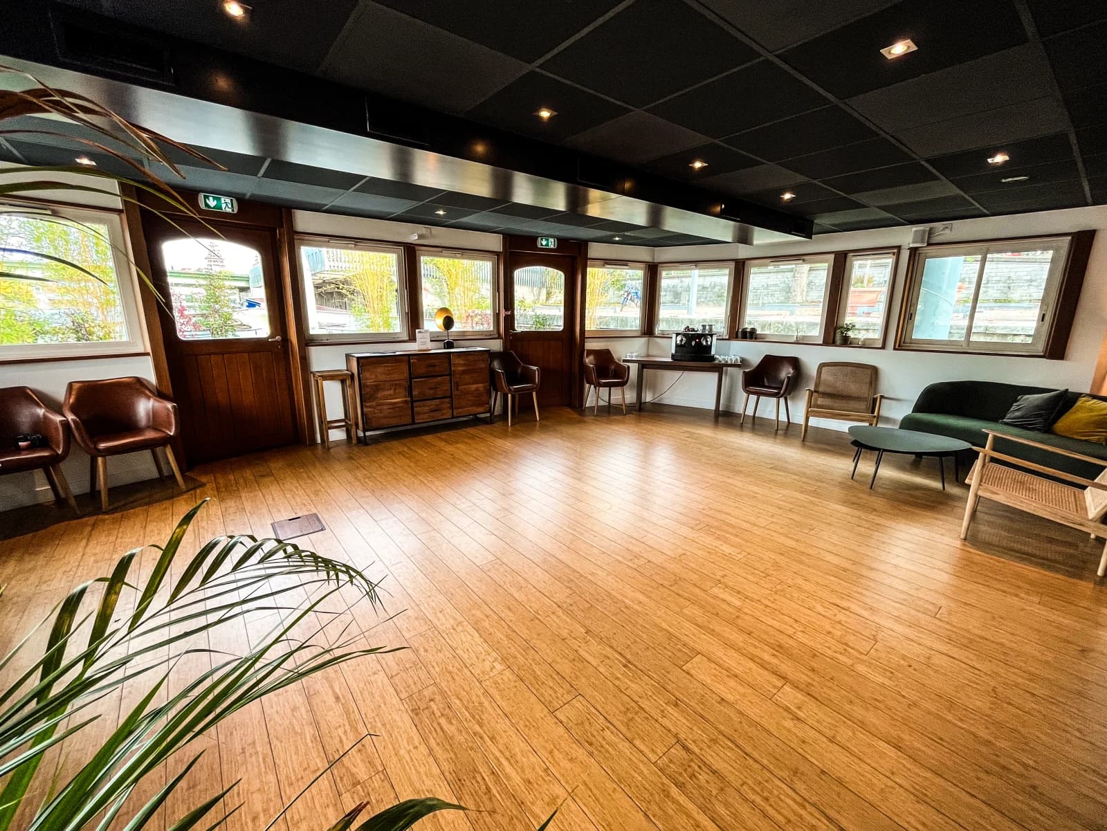 Space Private space on the Thalassa boat - 2