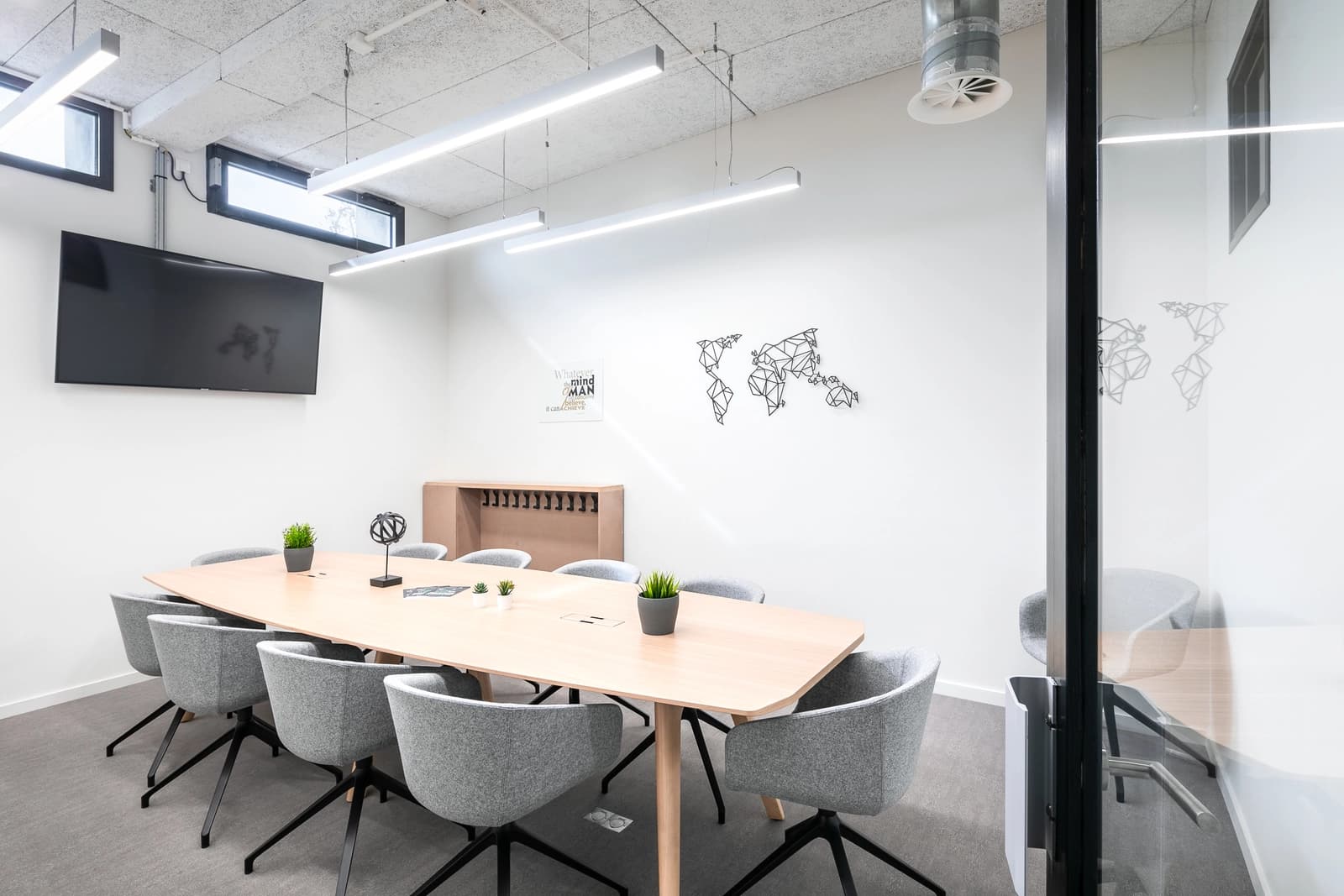 Meeting room in Colorful space with furnished offices - 1