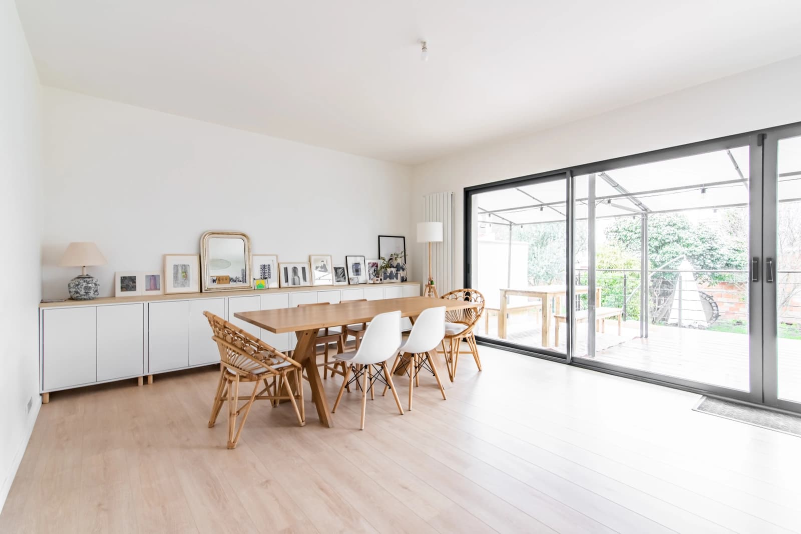 Salle de réunion dans Maison lumineuse avec grande terrasse et jardin arboré - 1
