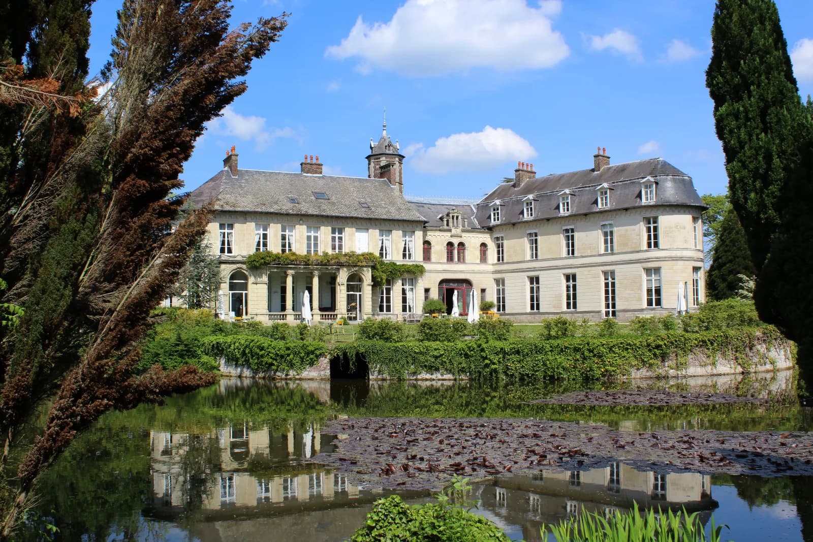 Château de prestige au charme authentique et unique