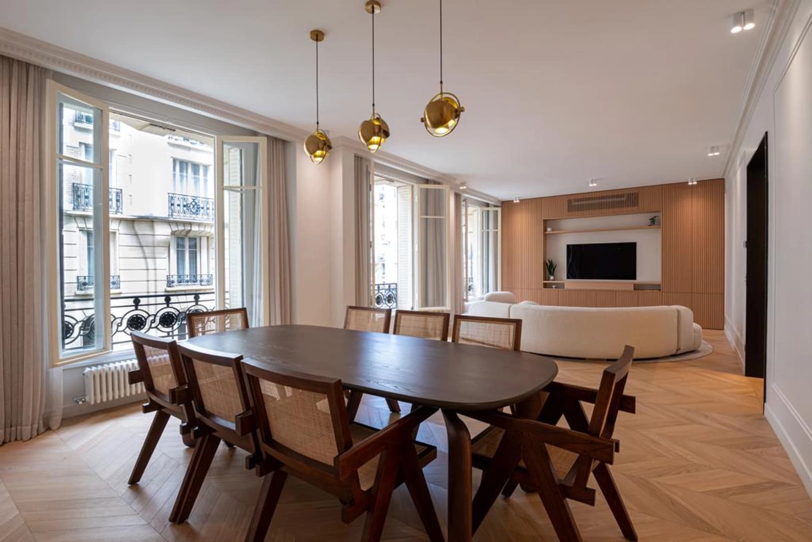 Meeting room in Sublime, light-filled luxury apartment with view - 0