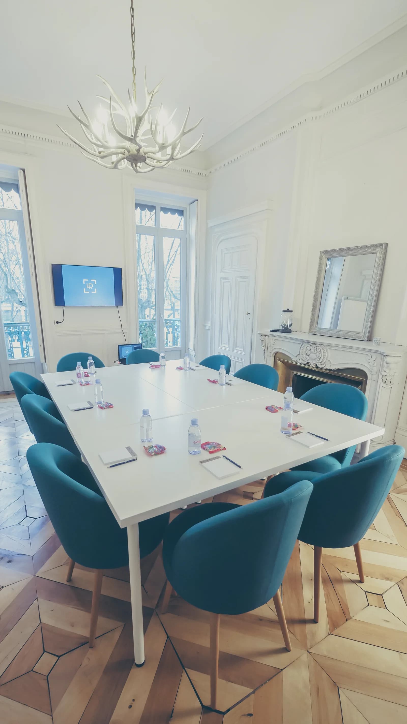 Salle de réunion dans L'espace studieux et calme de l'appartement connecté - 1