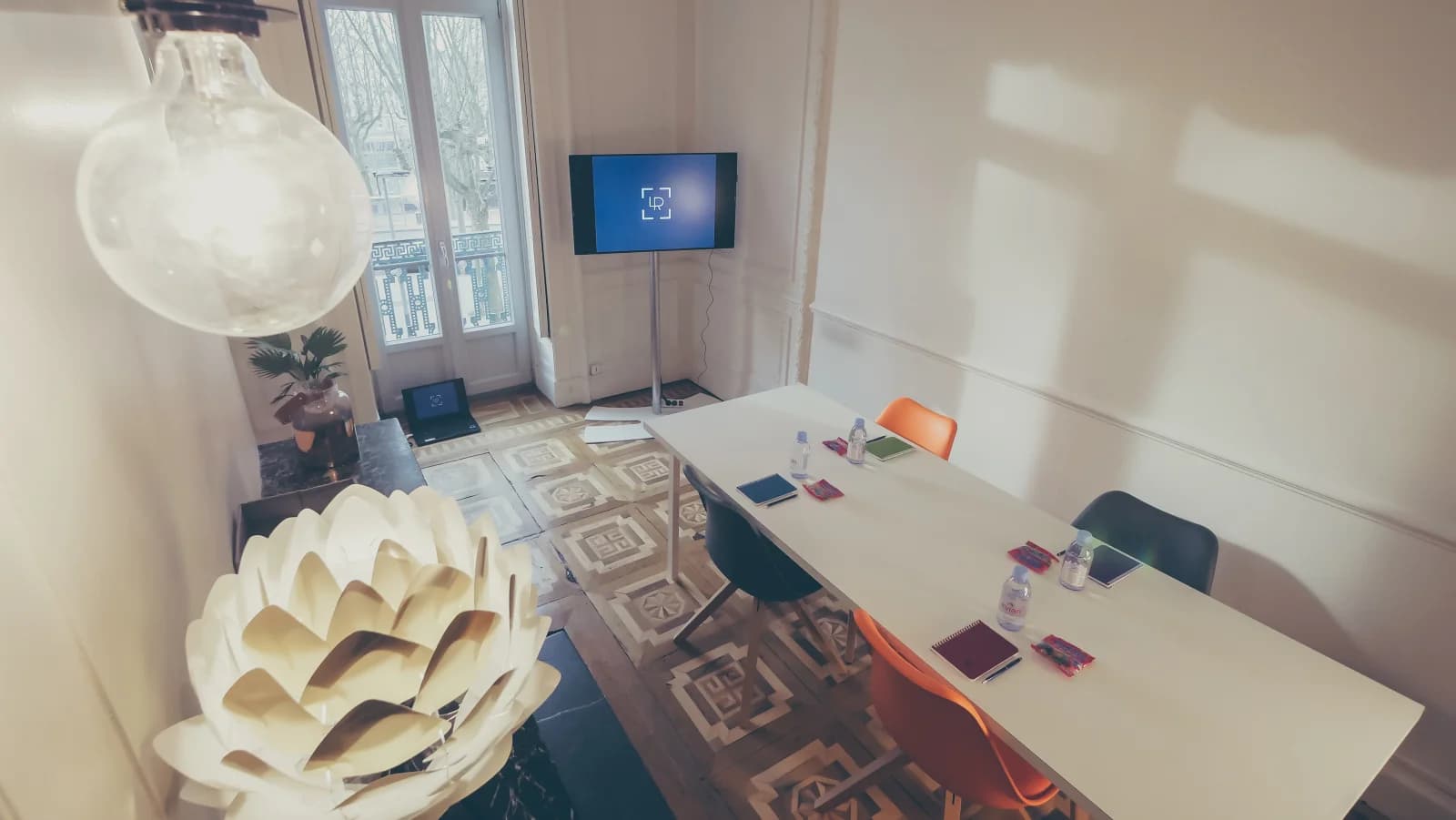 Meeting room in The tiny room of the connected apartment - 1