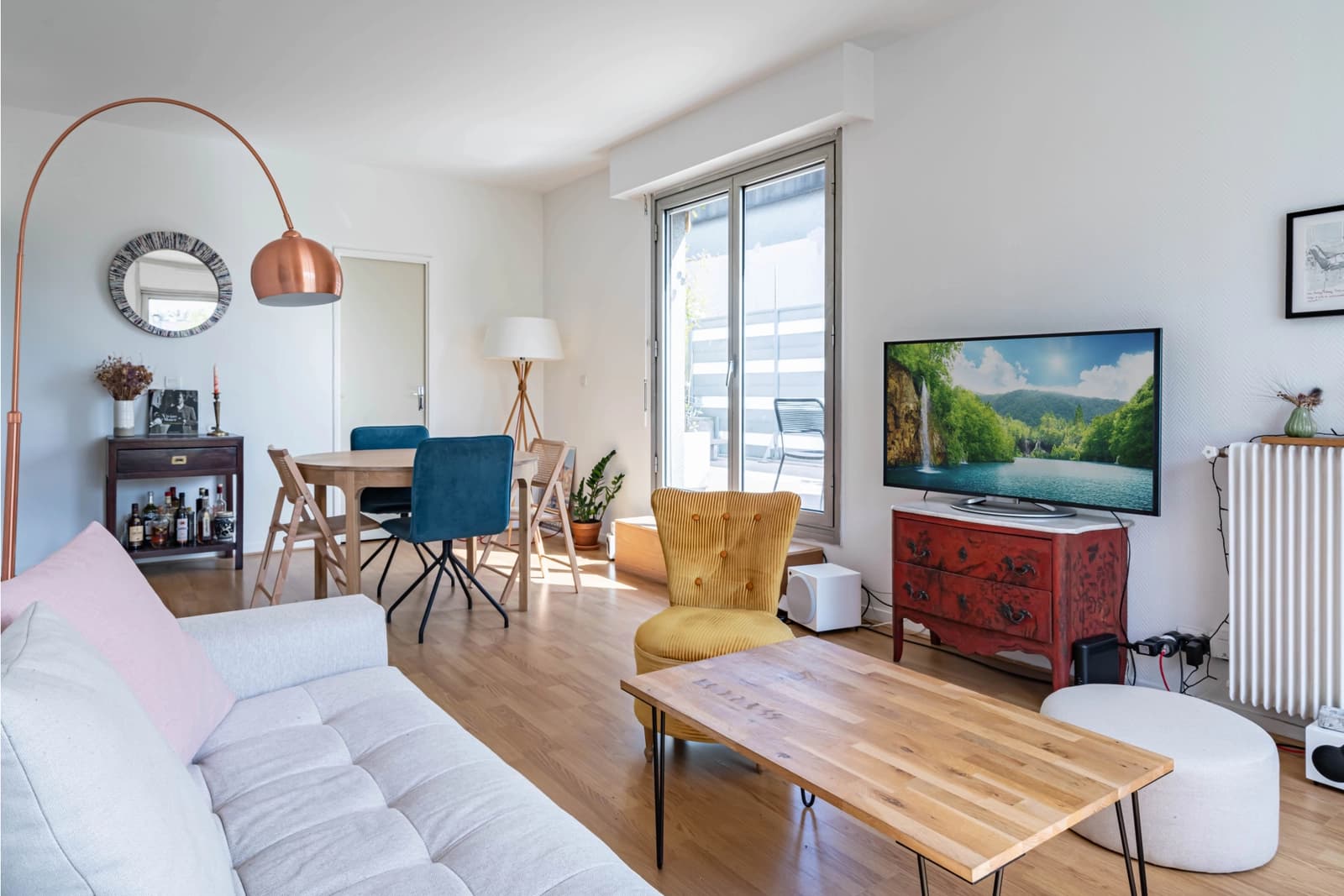 Living room in Apartment and large terrace on the Canal - 1