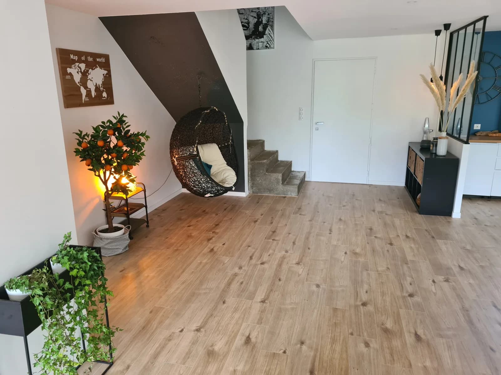 Salon dans Demeure accueillante où règne une douce convivialité - 1