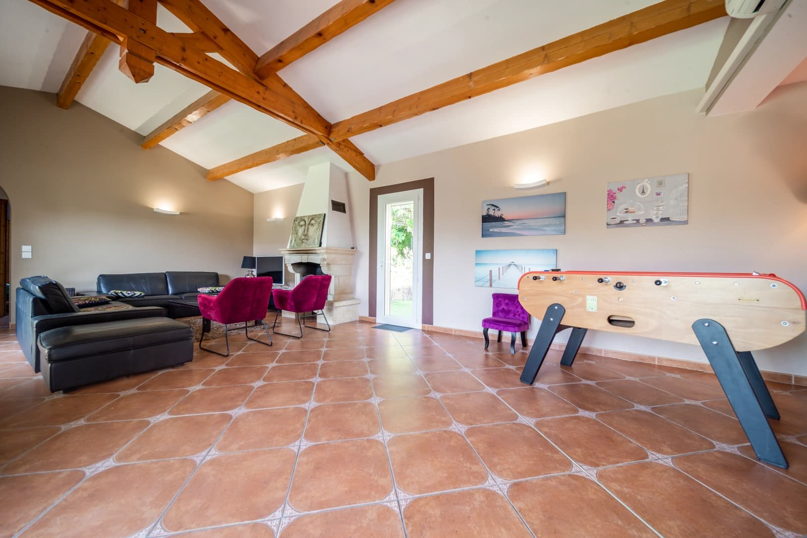 Salon dans Villa avec piscine à seulement 5 minutes de la plage - 1