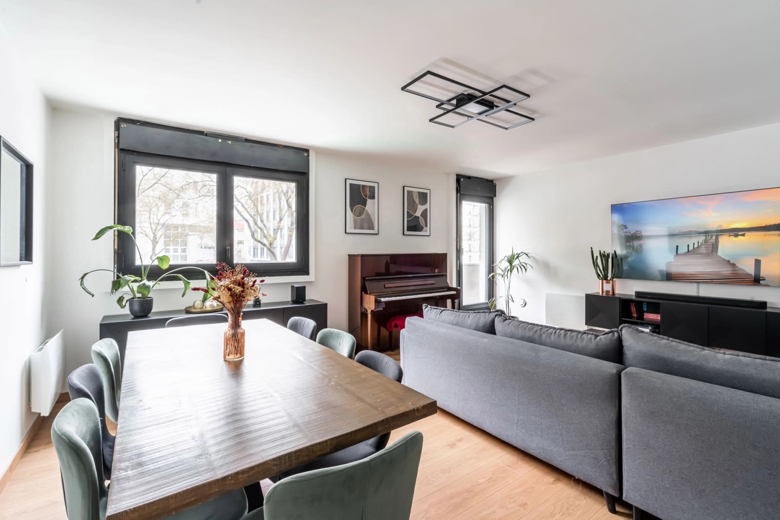 Salle de réunion dans Appartement refait à neuf, spacieux et très lumineux - 1
